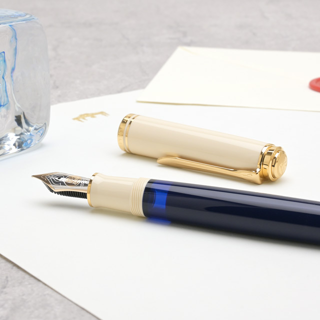 Pelikan（ペリカン） 万年筆 スーベレーン M800 クリームブルー 18金