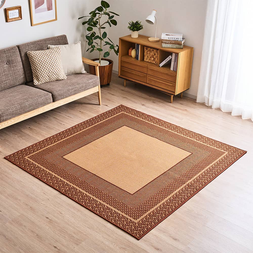 ラグ 撥水加工で汚れにくく手洗いもOK！スクエア柄がスタイリッシュな