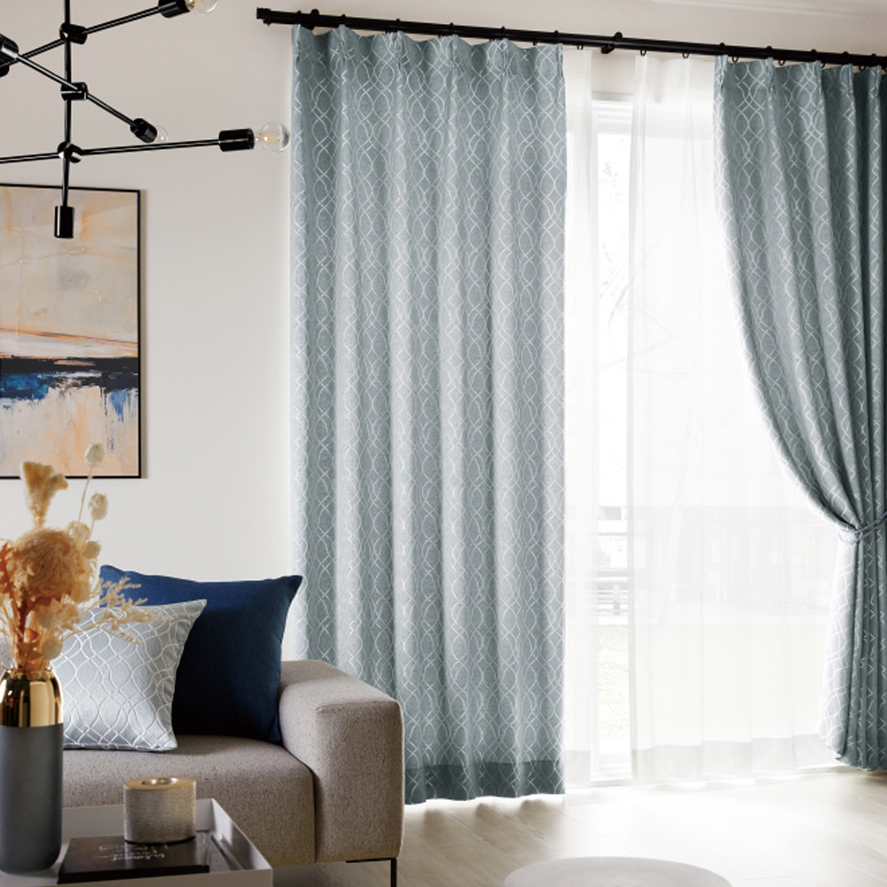 ジャガード 光沢糸で贅沢に描いたラインが美しい、窓辺をシックに装う