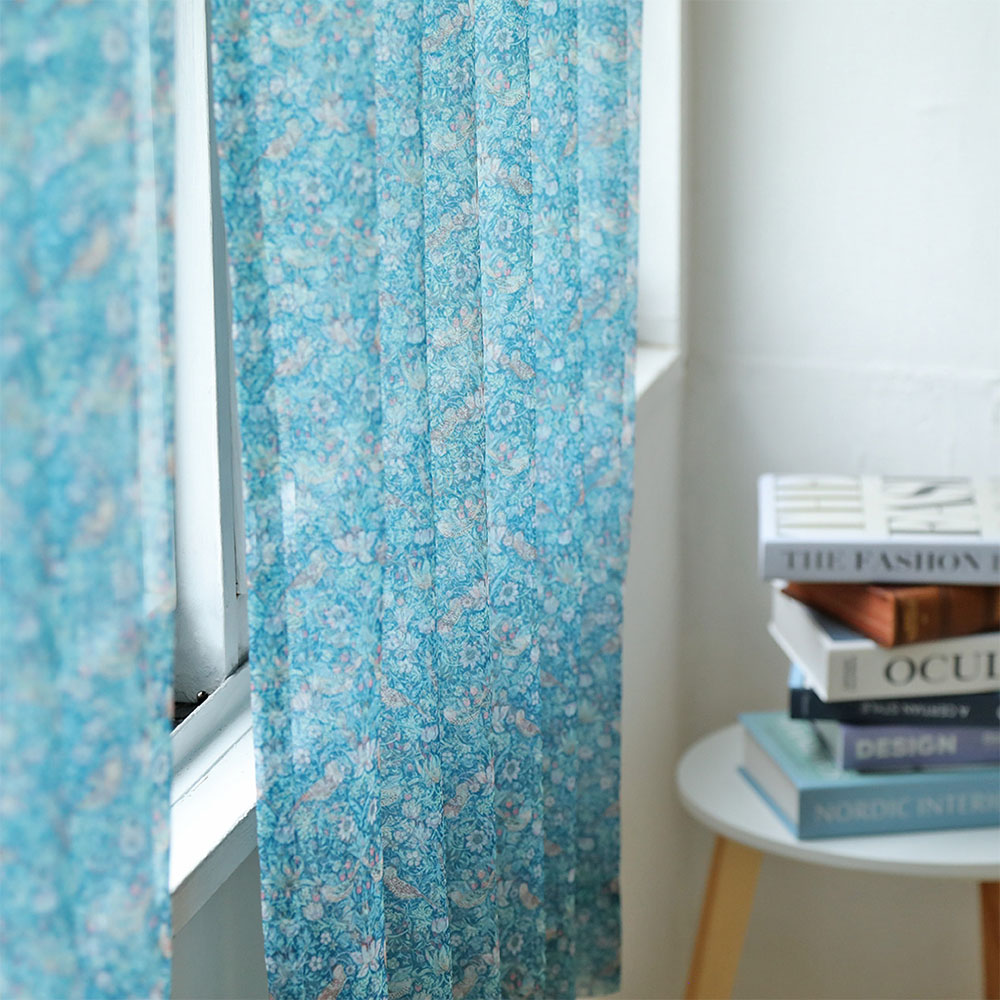 リバティ 世界中で愛されるリバティプリントを窓辺で 1.5倍ヒダ