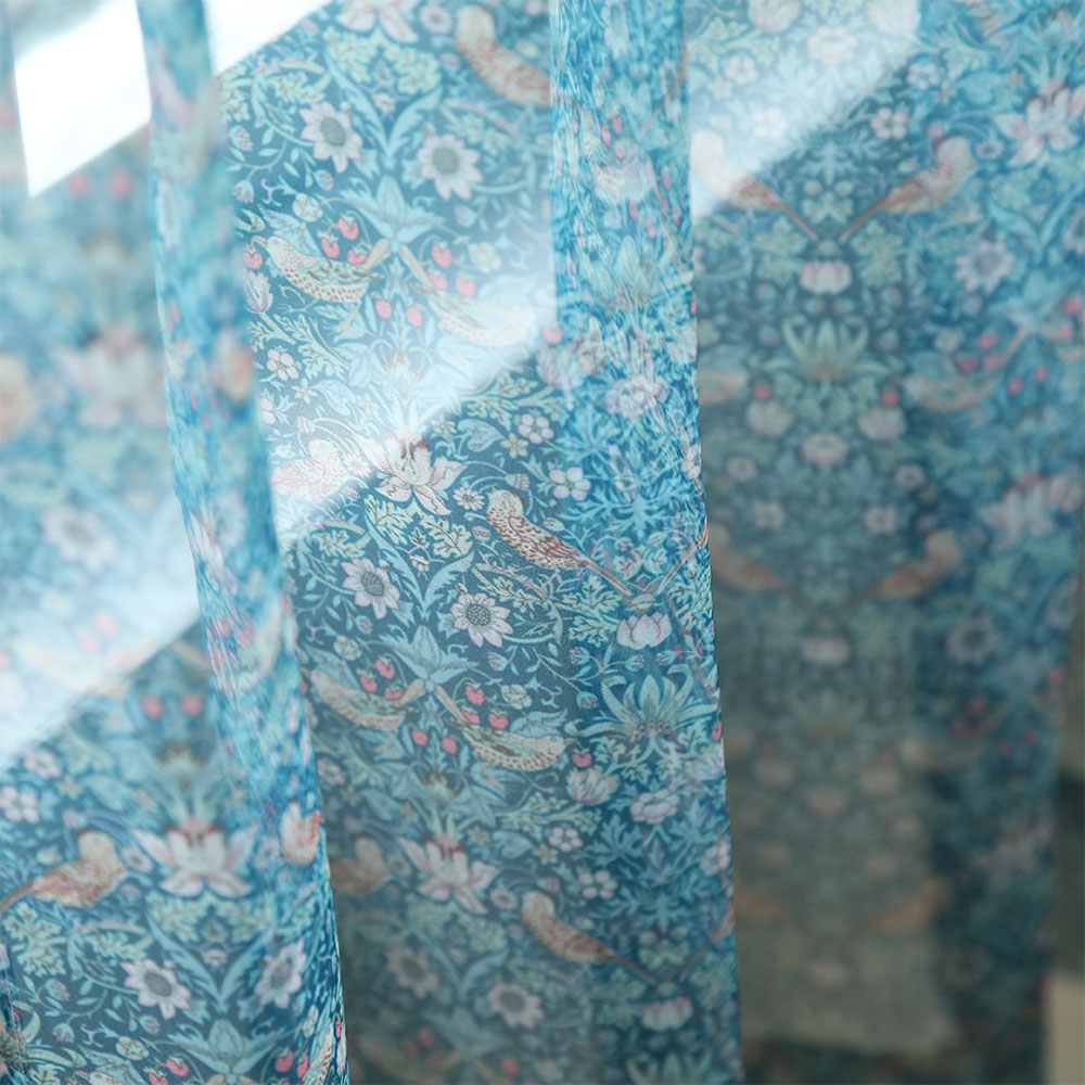 リバティ 世界中で愛されるリバティプリントを窓辺で 1.5倍ヒダ