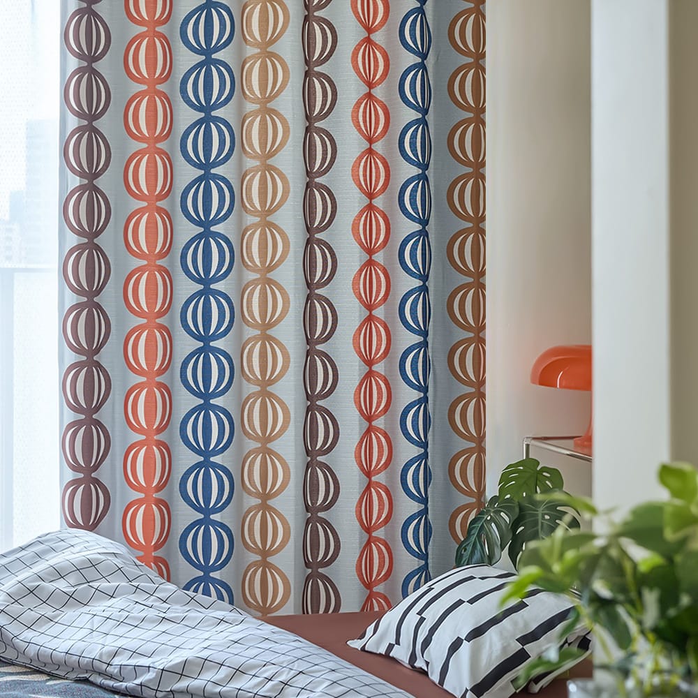 3級遮光カーテン こだわり抜いた末に辿り着く、レトロポップな