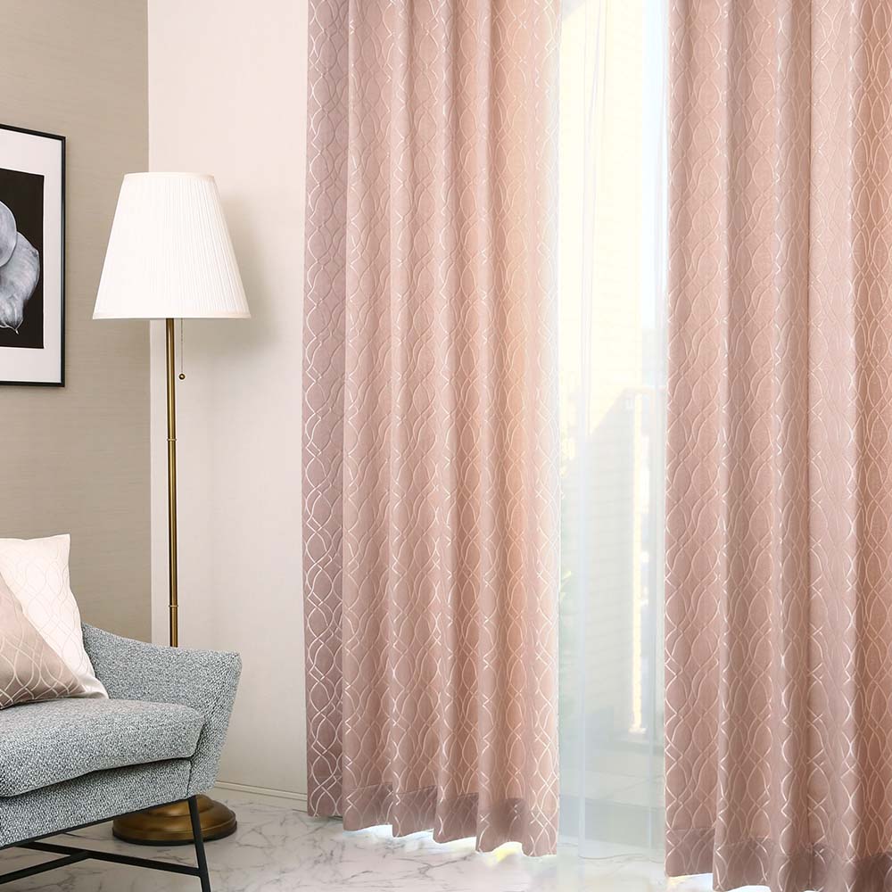 ジャガード 光沢糸で贅沢に描いたラインが美しい、窓辺をシックに装う