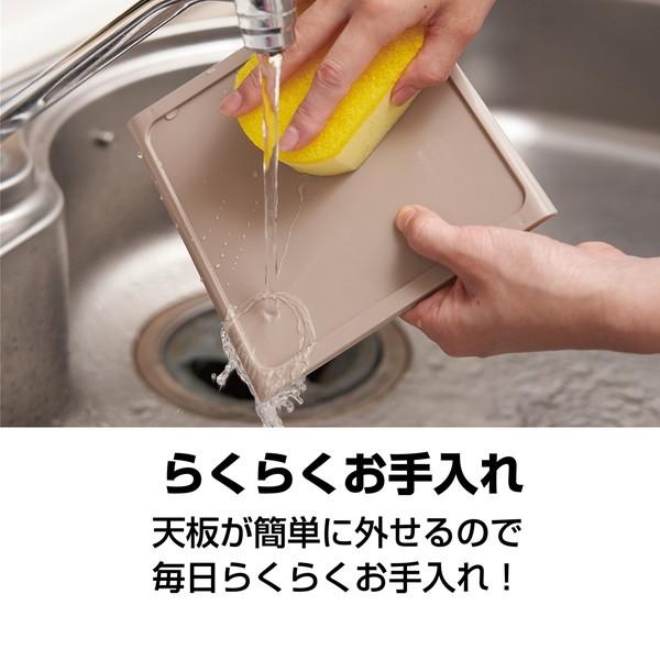 ペティオ高さも角度も変えられる猫用食事台はとても清潔です
