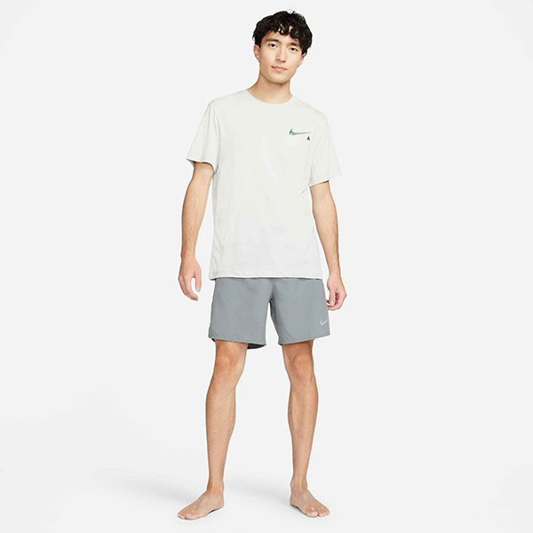 極美品　Nike トレーニングショーツ 赤黒ストライプ　サイズM NIKE公式】 ボトムス【ナイキ公式通販】