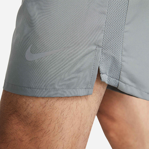 極美品　Nike トレーニングショーツ 赤黒ストライプ　サイズM NIKE公式】 ボトムス【ナイキ公式通販】
