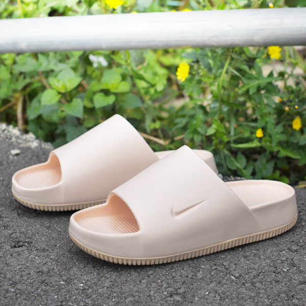 NIKE ヒール高 4cm ナイキ 厚底 サンダル レディース カーム