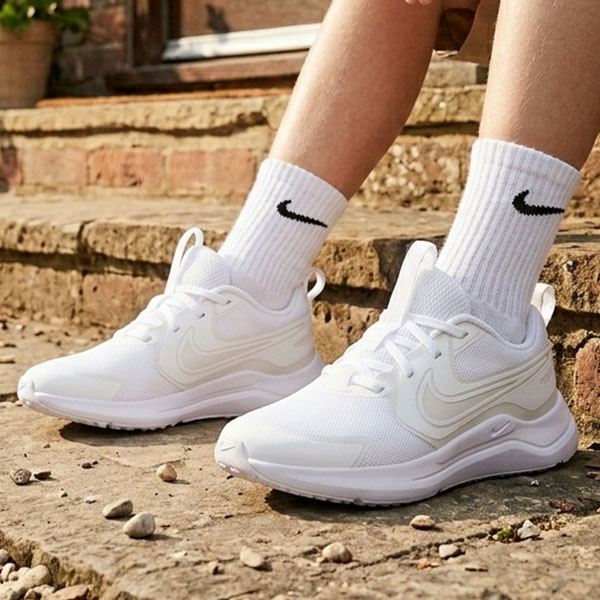 NIKE（ナイキ） 2026夏新作 スニーカー キッズ コズミック ランナー GS