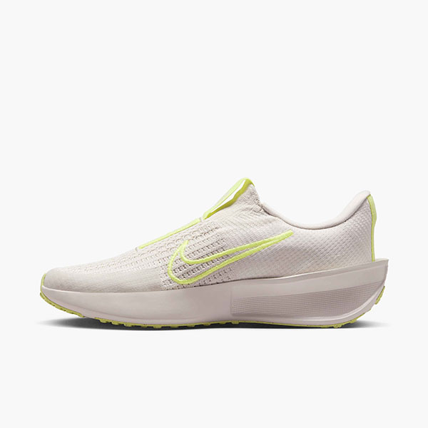 Nike ウィメンズ ランニングシューズ 24.0 新品未使用 ベージュゴールド NIKE WMNS V2K RUN GTX ナイキ ウィメンンズ ラン ゴアテックス