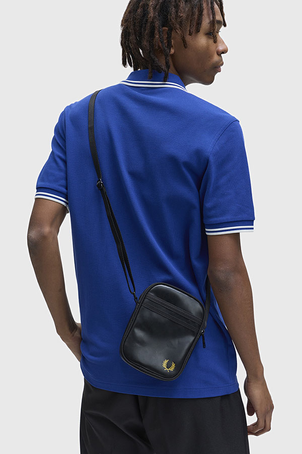 FRED PERRY（フレッドペリー） ショルダーバッグ メンズ レディース