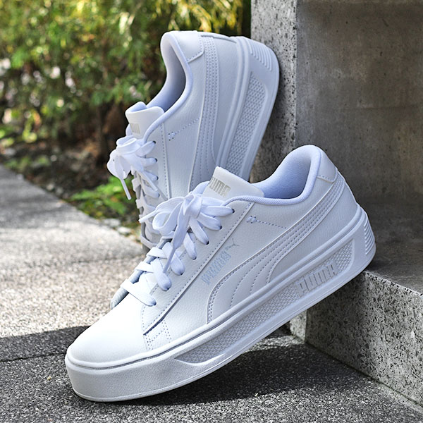 【最安値】Puma プラットフォームスニーカー ベージュ/ブラック PUMA 25%off プーマ レディース 厚底 スニーカー スマッシュ