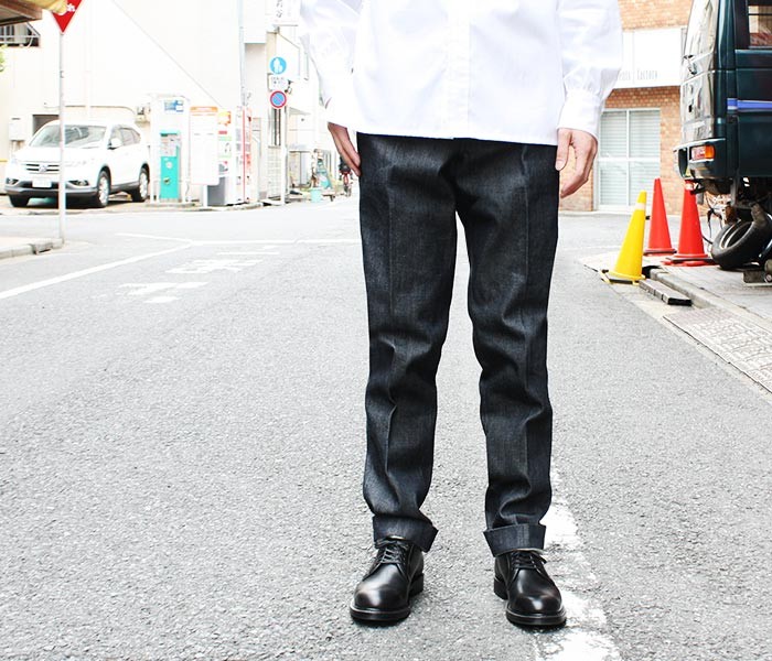 日本限定 アナトミカ トリムフィットパンツ ツイル ブラック - チノパン