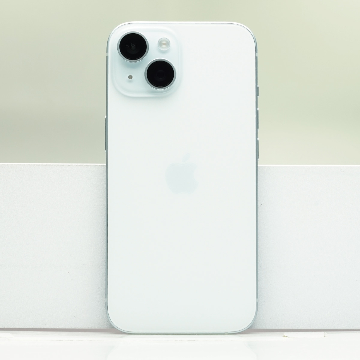 iPhone 15 Plus 128GB SIMフリー Bランク 中古 本体 スマホ