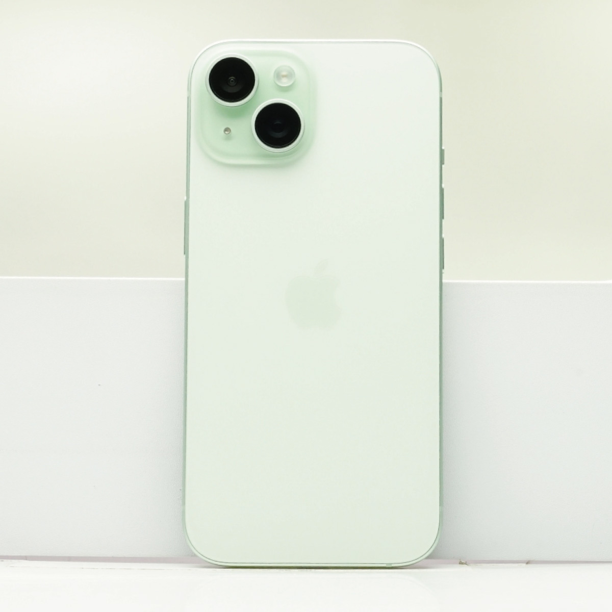 iPhone 15 Plus 128GB SIMフリー Bランク 中古 本体 スマホ