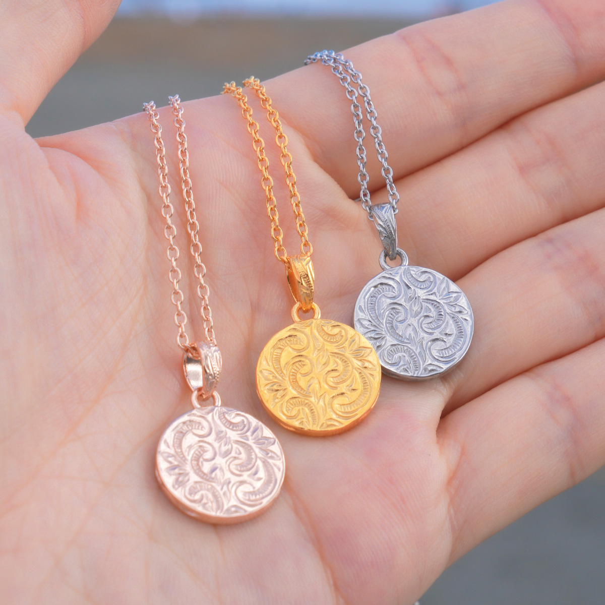 ネックレス ペンダント レディース サージカルステンレス316L製 ハワイアンジュエリー ハワジュ 硬貨 コイン リバーシブル スクロール 爆買の画像