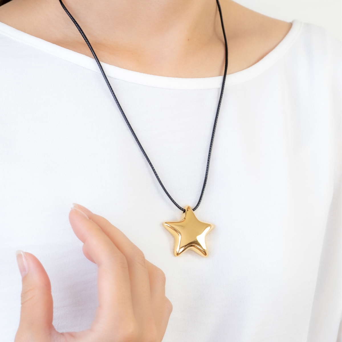 ネックレス 革紐 ペンダント ボール ドロップ スター レディース