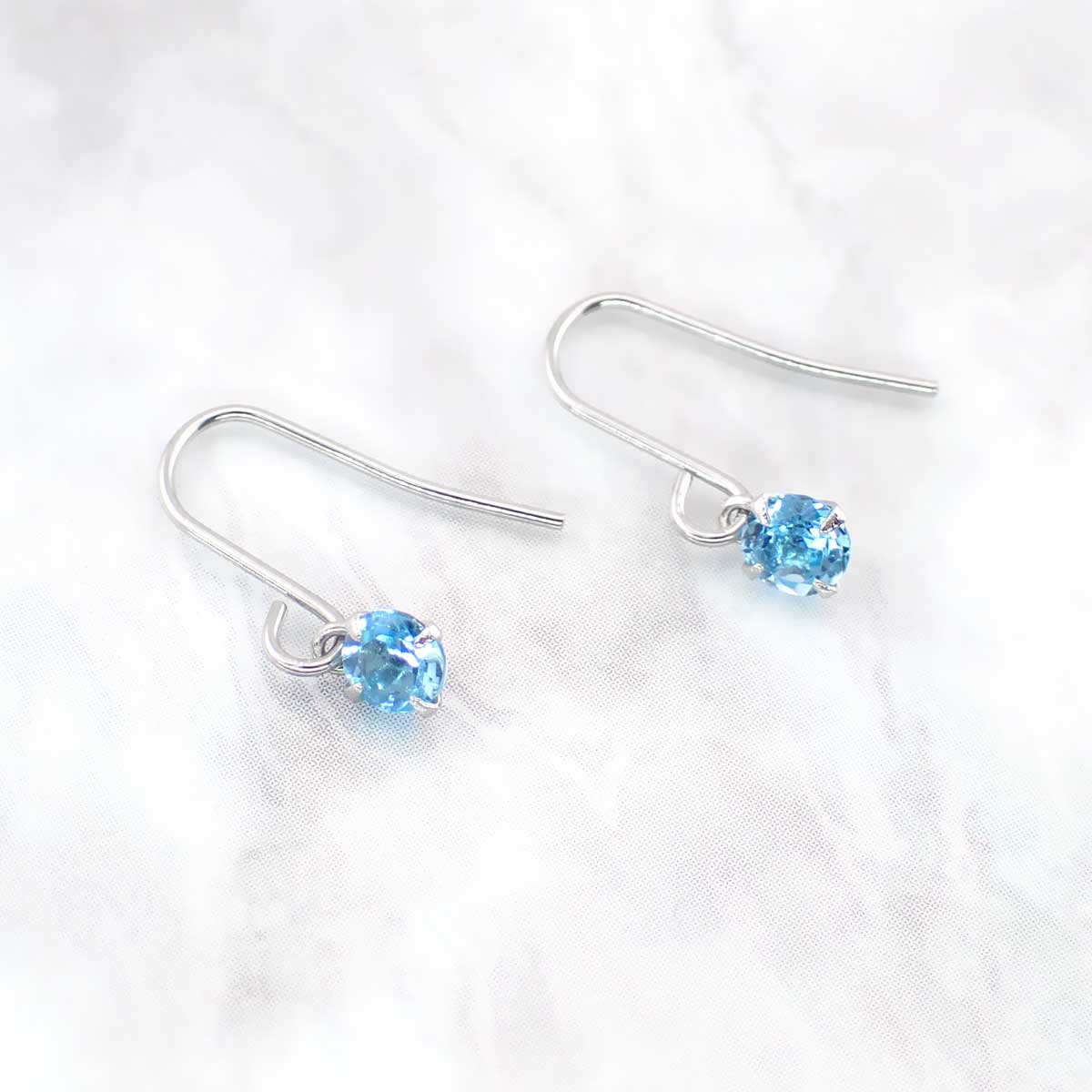 【期間限定】 フックピアス プラチナ900製ポスト ブルートパーズ 3mm 1粒 爆買 アクセサリー