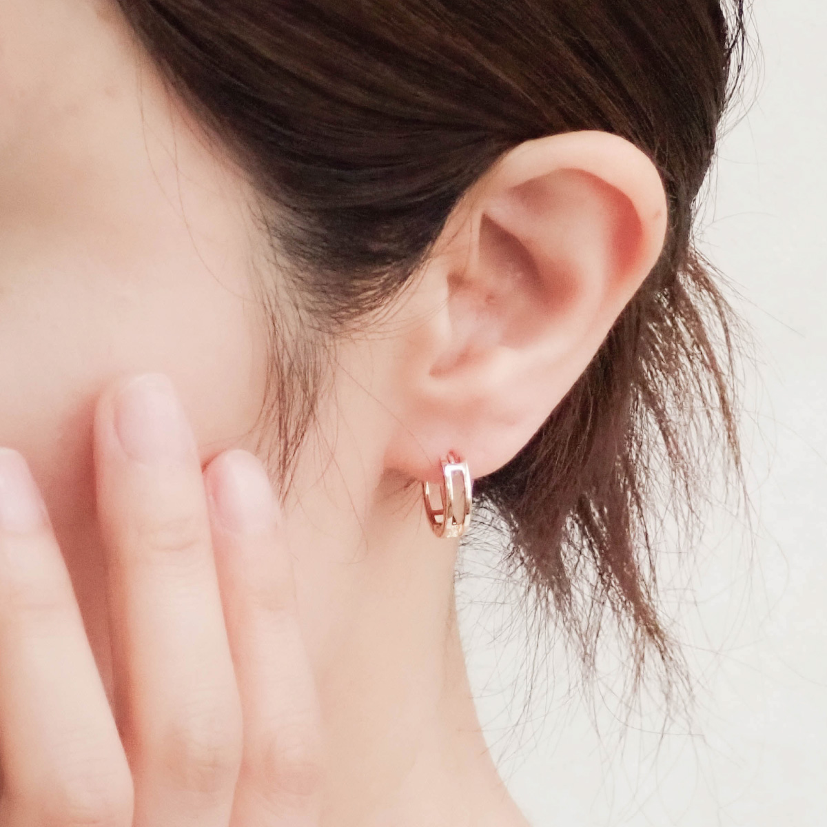 フープピアス レディース 両耳用 二連風 ダブルライン 抜け感