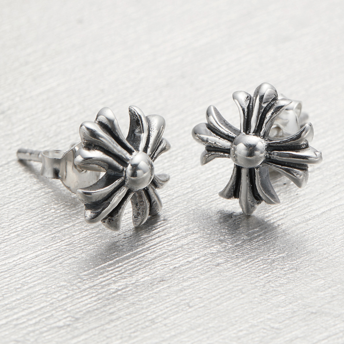 ピアス メンズ レディース 両耳用 シルバー925 燻し 十字架 クロス