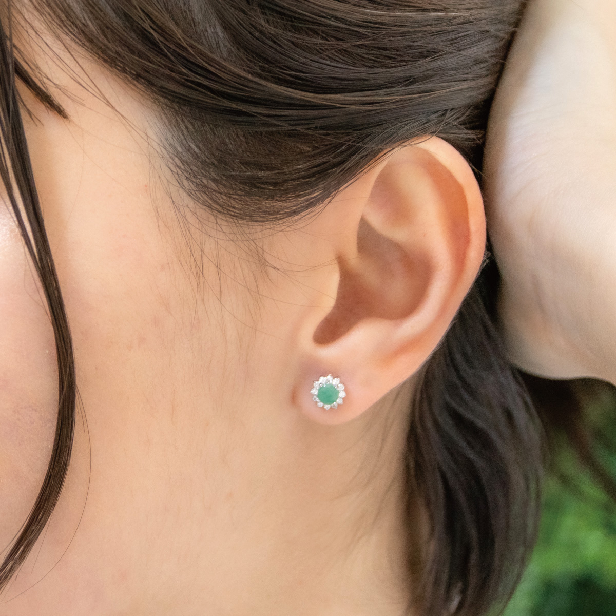 ピアス レディース 両耳用 シルバー925 エメラルド キュービックジルコニア 花 フラワー クラシカル キラキラ お肌に優しい 金属アレルギー対応 爆買の画像
