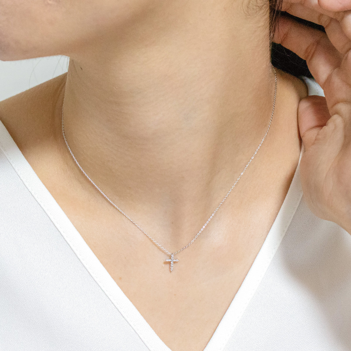 ネックレス ペンダント レディース シルバー925 キュービックジルコニア Cheri close to me 刻印 クロス パヴェ ミニ 金属アレルギー対応 彼女 爆買の画像