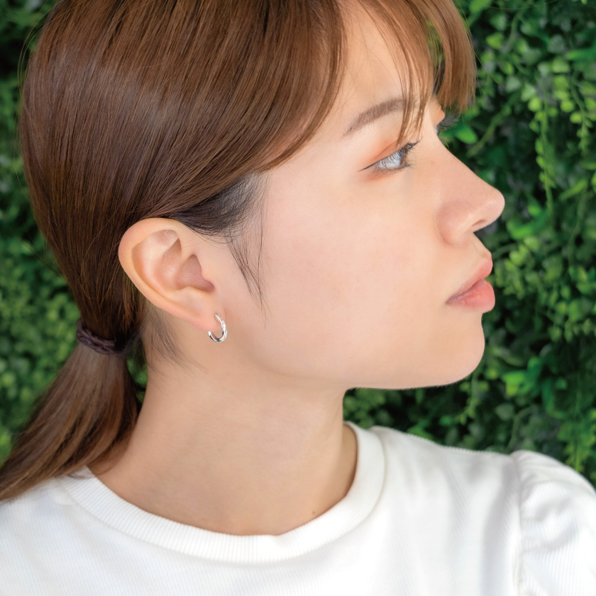 ピアス フープ レディース メンズ 刻印可能 片耳用 1個売り シルバー925 ひねり ツイスト 小さめ 小ぶり シンプル 上品 お揃い ペアにもの画像