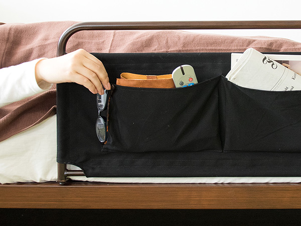 裏面にもポケットがある