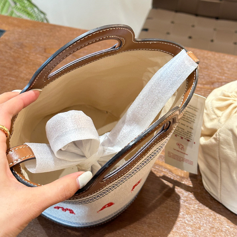 MARNI(マルニ) ホワイト ブラウン レザーとストライプキャンバス