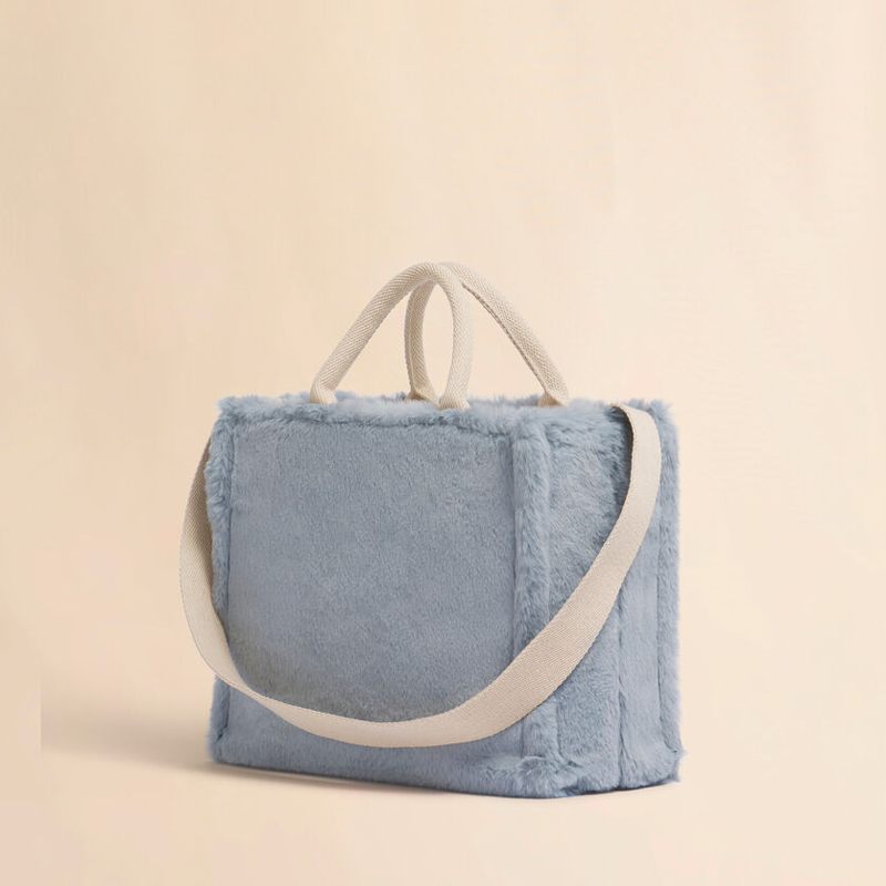 MARNI マルニ ブルー ライトピンク フェイクファー製バスケット