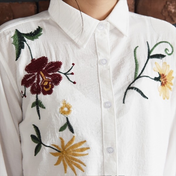 刺繍 シャツ Ｙシャツ 花柄刺繍 白シャツ おしゃれ ＯＬ カジュアル ターンバック 羽織り ユーズド 古着 レトロ オフィス ビジネス 可愛い 大人 上品 レディース レデイース 春夏 tops shirt womans ホワイト 白