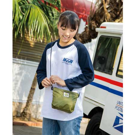 ムーンアイズ サコッシュ メンズ レディース スマホ おしゃれ