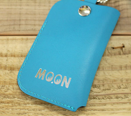 ムーンアイズ スマートキー ケース キーホルダー おしゃれ 革 アメリカン MOONEYES MOON スマートキーホルダー イエロー |  | 04