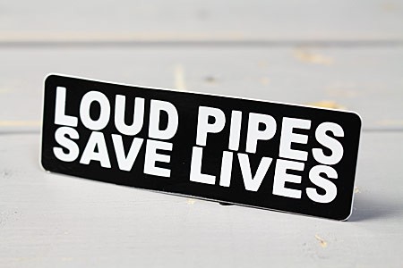 ヘルメットステッカー/LOUD PIPES SAVE LIVES（爆音が命を助ける。）