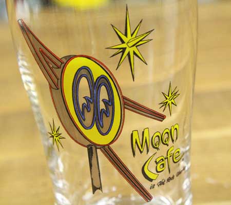 ムーンアイズ グラス おしゃれ かっこいい アメリカン 車 バイク ホットロッド MOONEYES MOON CAFE ムーンカフェ ビールハーフサイズグラス |  | 02