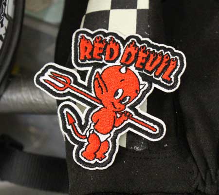 レッドデビル ワッペン アイロン 大人向け おしゃれ かっこいい