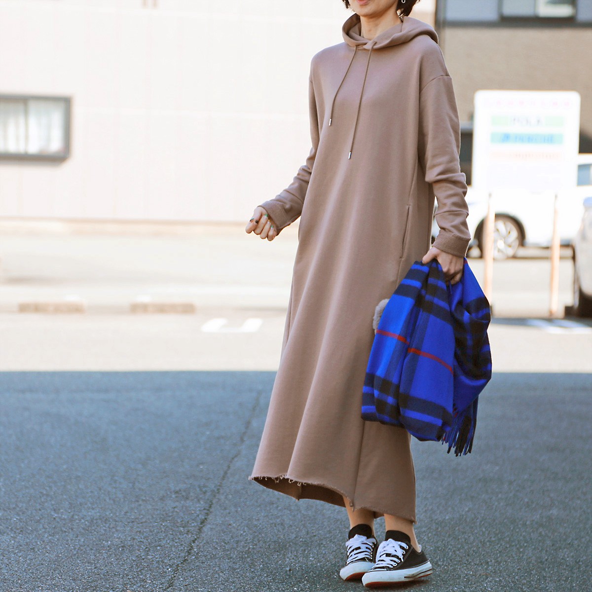 KALNA（カルナ）吊り裏毛スウェット フーデット マキシワンピース