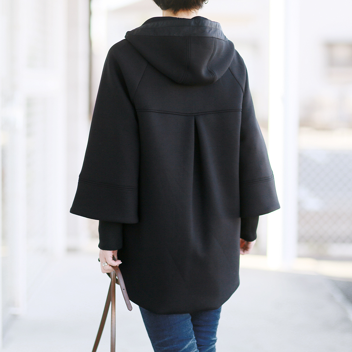 Brahmin（ブラーミン） レイヤードセミベルスリーブ フーデットダウン