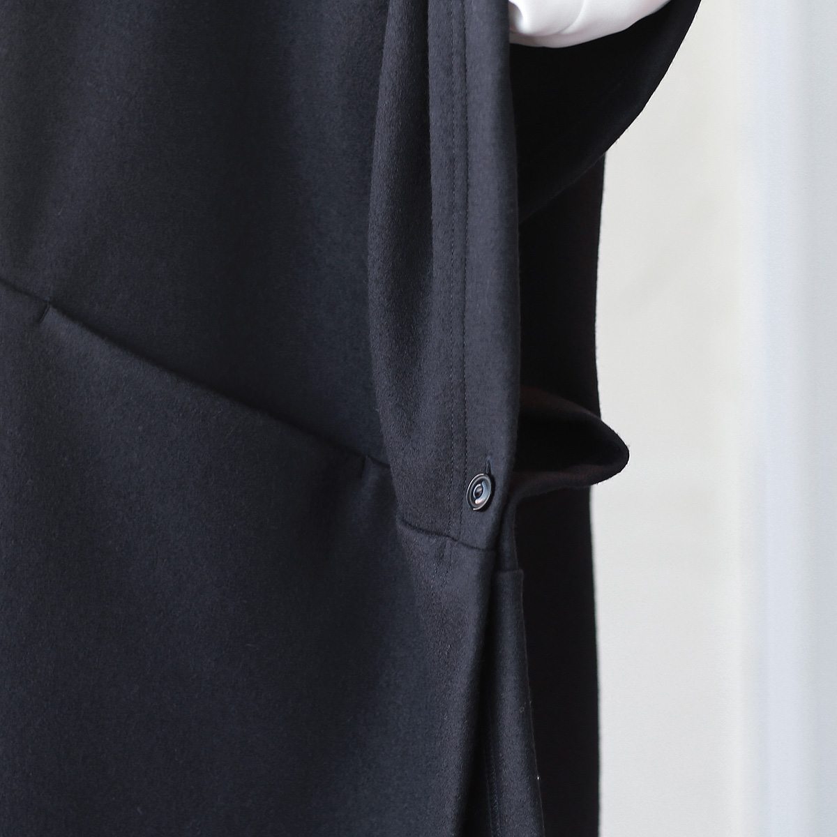 SI-HIRAI (スーヒライ) エアリーウール メルトン ポンチョコート