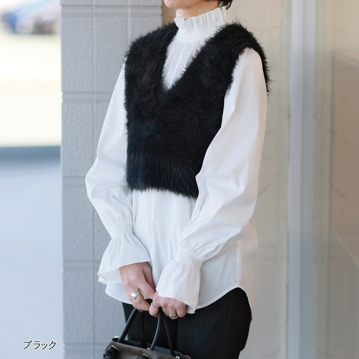 Dignite collier（ディニテコリエ） フェザー ニット ジレ : planino