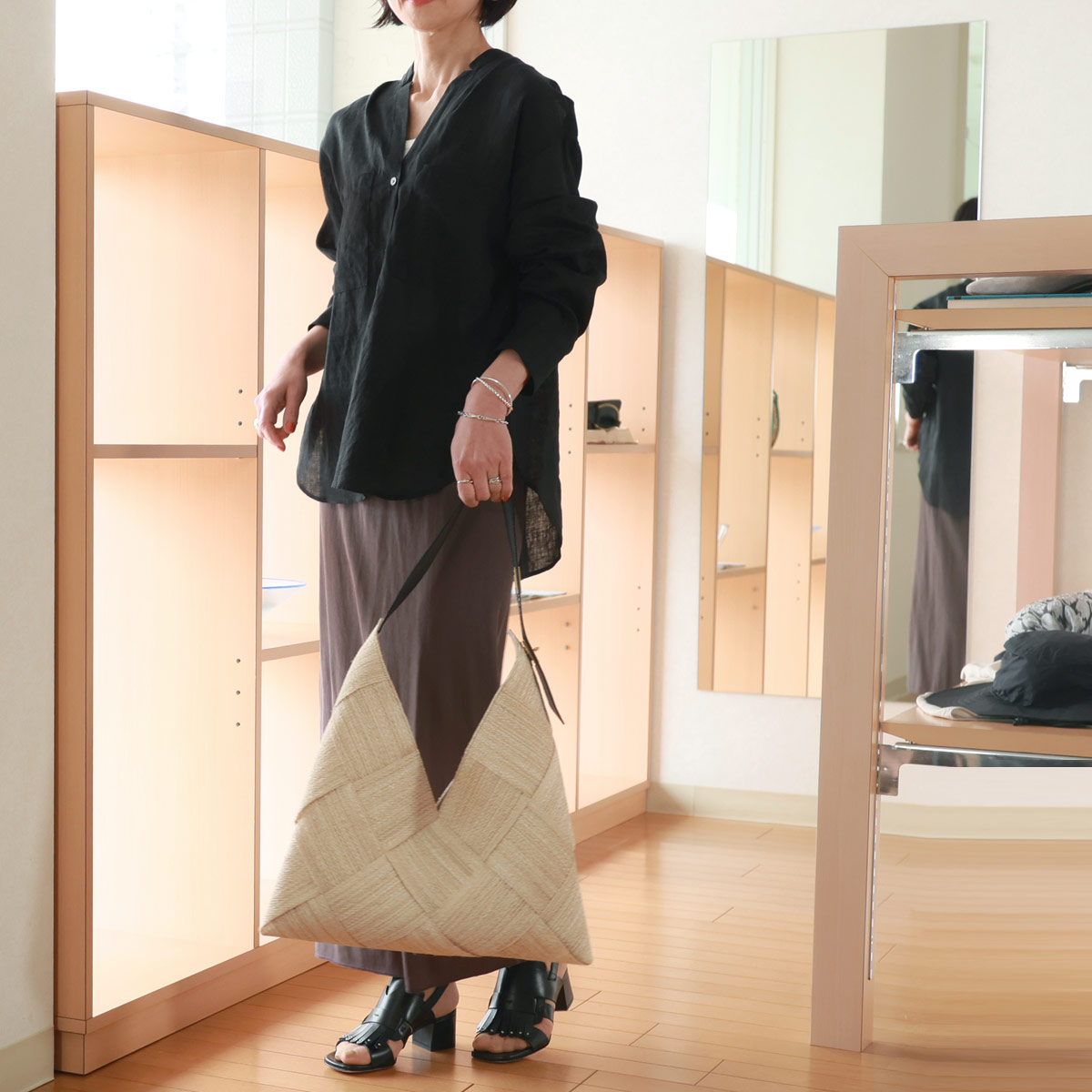 VIOLAd'ORO（ヴィオラドーロ） レザー ワンハンドル アバカメッシュ