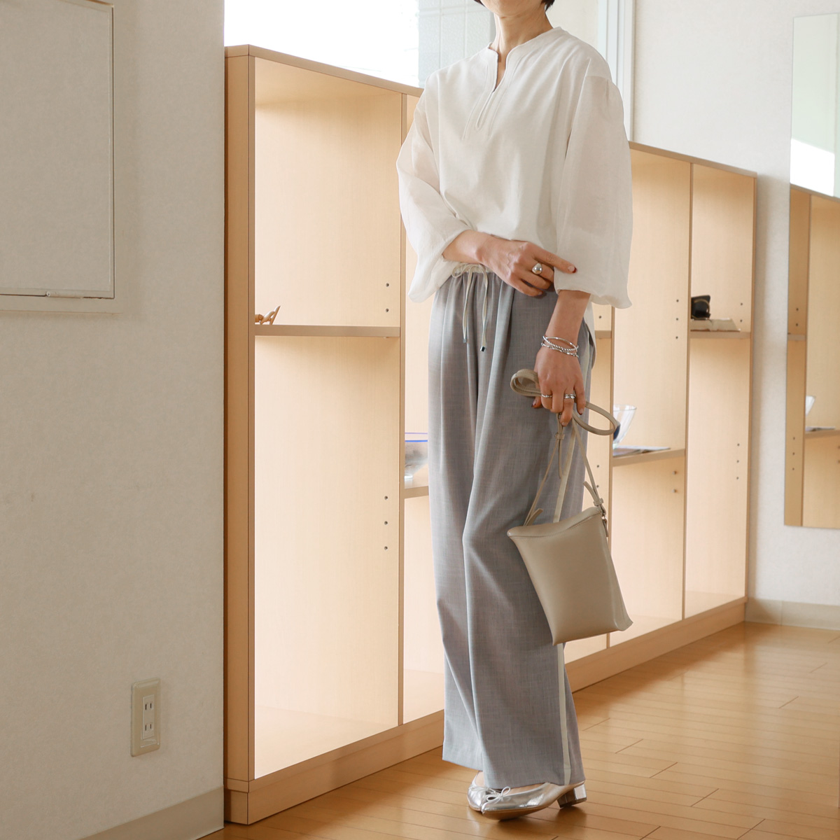 【 7/10 20:00〜！ SUMMER SALE 】Munich (ミューニック)　シアー＆ワッシャーパフスリーブ キーネック カットソー Munich 【 7/10 20:00〜！ SUMMER SALE 】Munich (ミューニック