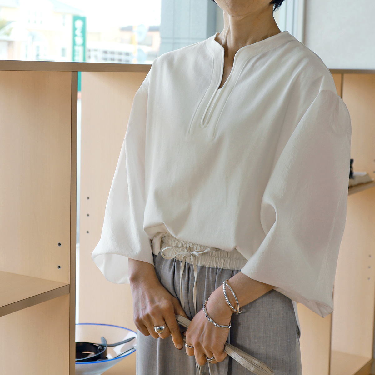 【 7/10 20:00〜！ SUMMER SALE 】Munich (ミューニック)　シアー＆ワッシャーパフスリーブ キーネック カットソー