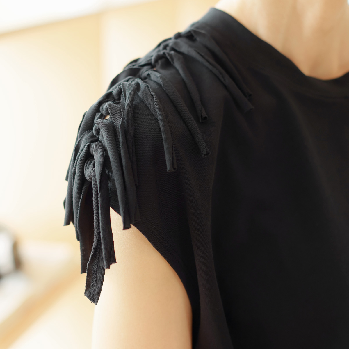 【 7/10 20:00〜！ SUMMER SALE 】YENN (イエン)　カットオフリボンショルダー カットソー YENN 【 7/10 20:00〜！ SUMMER SALE 】YENN (イエン) カット