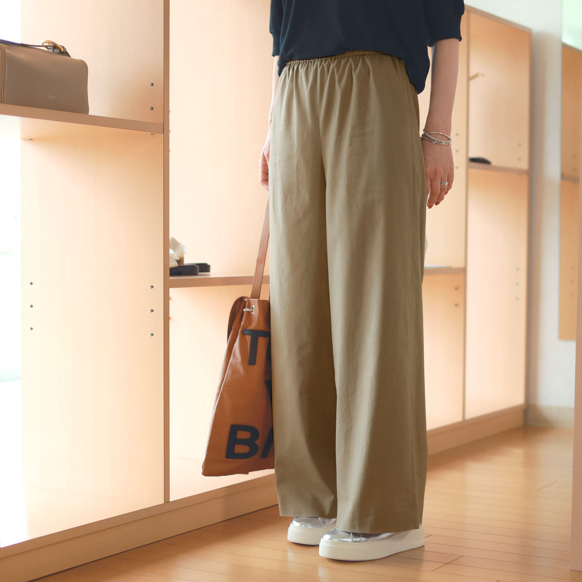 Srieee (シュリ) コットン＆リネン ベルトレスワイドパンツ : planino