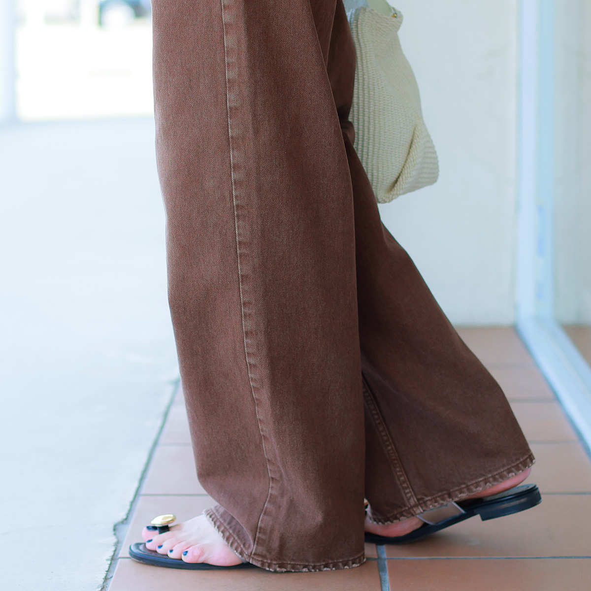 upperhights（アッパーハイツ） 後染めブラウン リラックワイドデニム