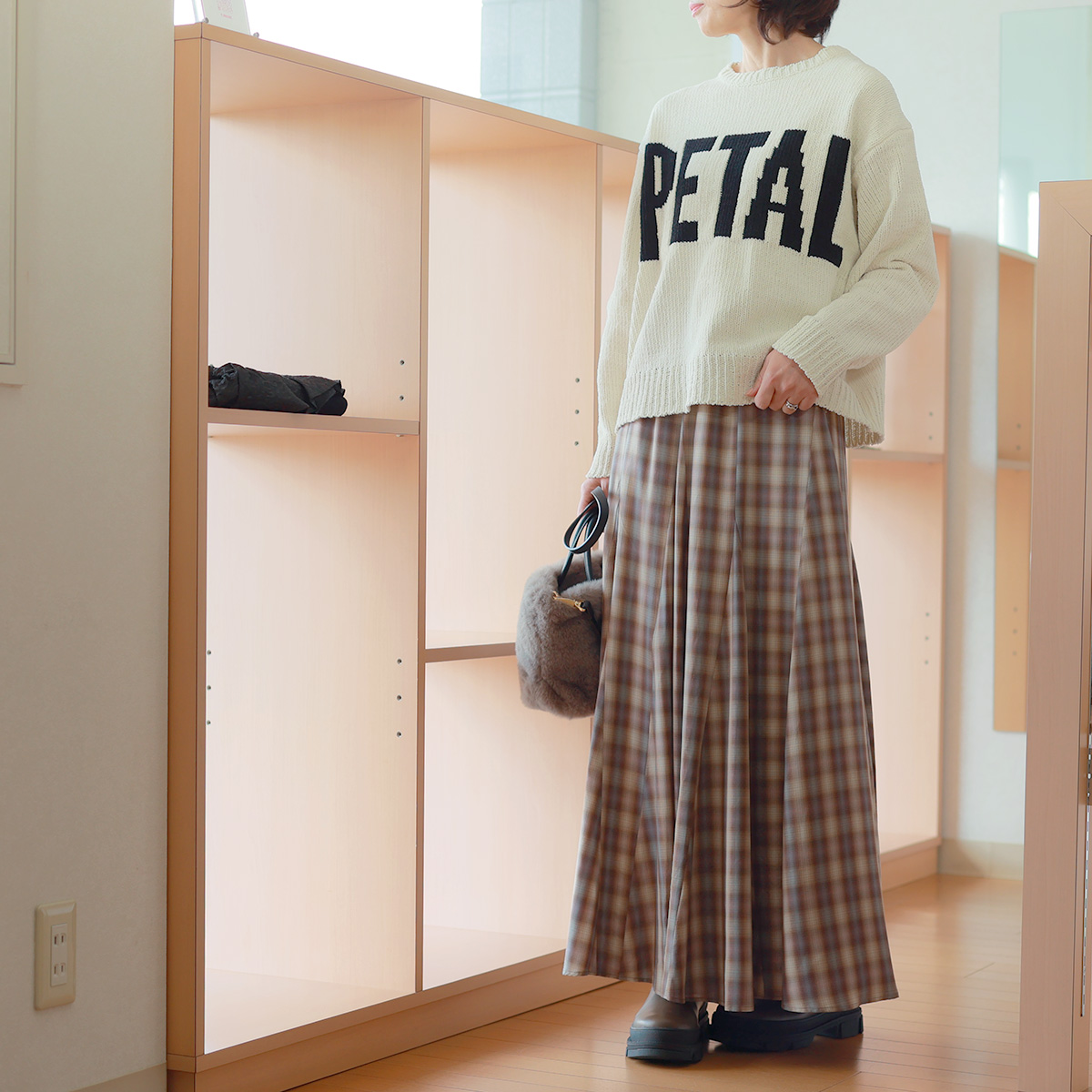 Dignite collier（ディニテコリエ） ビッグレター ルーミーニット