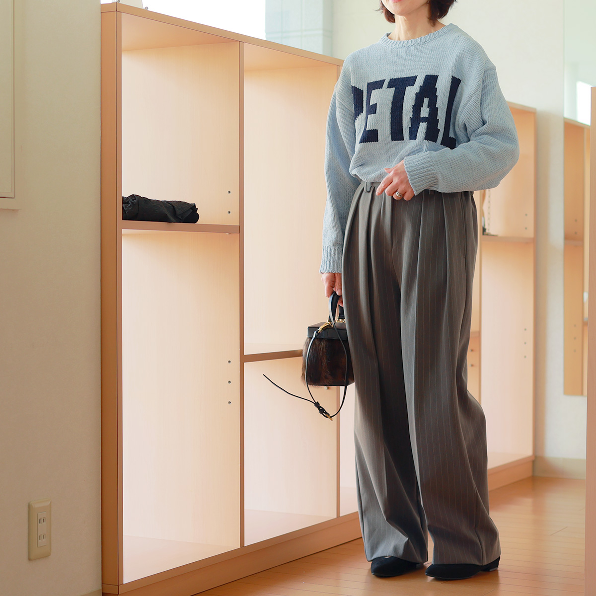 Dignite collier（ディニテコリエ） ビッグレター ルーミーニット