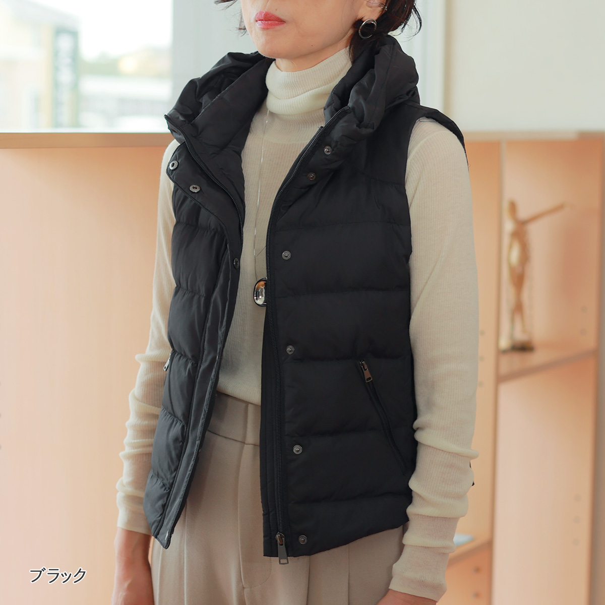 レディース 美品 PRIORITYキルティング ダウンベスト 黒