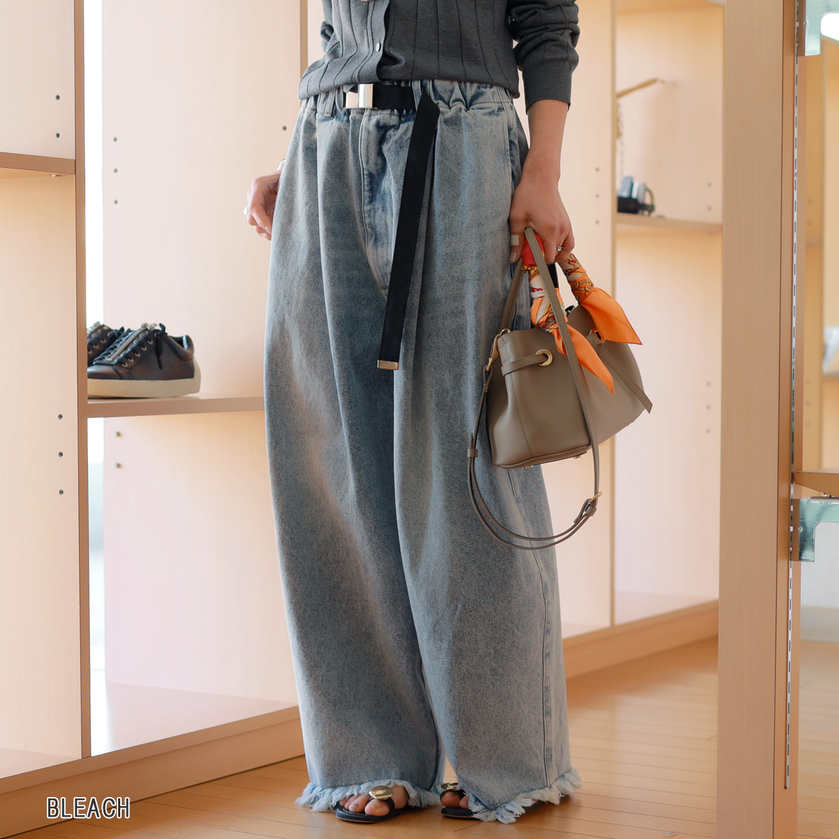M53. ワイドデニムパンツ/ エムゴーサン/ブラック【新品•未使用】 cacg01pa04m502.jpg