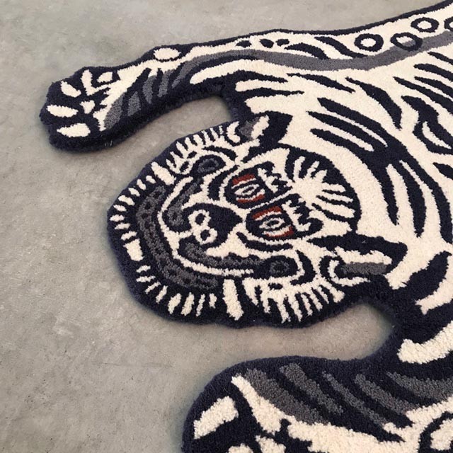 ホワイト S チベタンタイガーラグ Tibetan Tiger Rug White